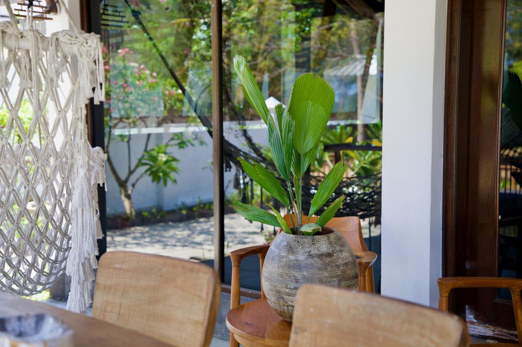 Villa Sunset Beach กีลีตราวางัน ภายนอก รูปภาพ