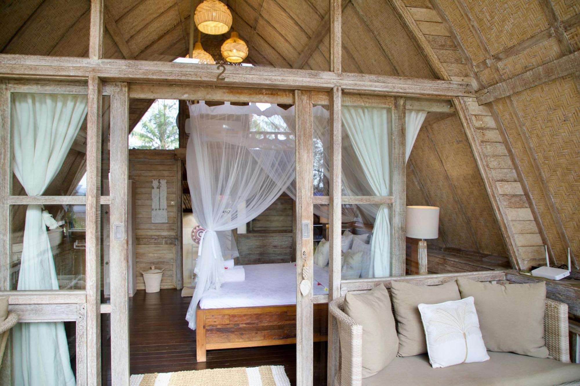 Villa Sunset Beach กีลีตราวางัน ภายนอก รูปภาพ