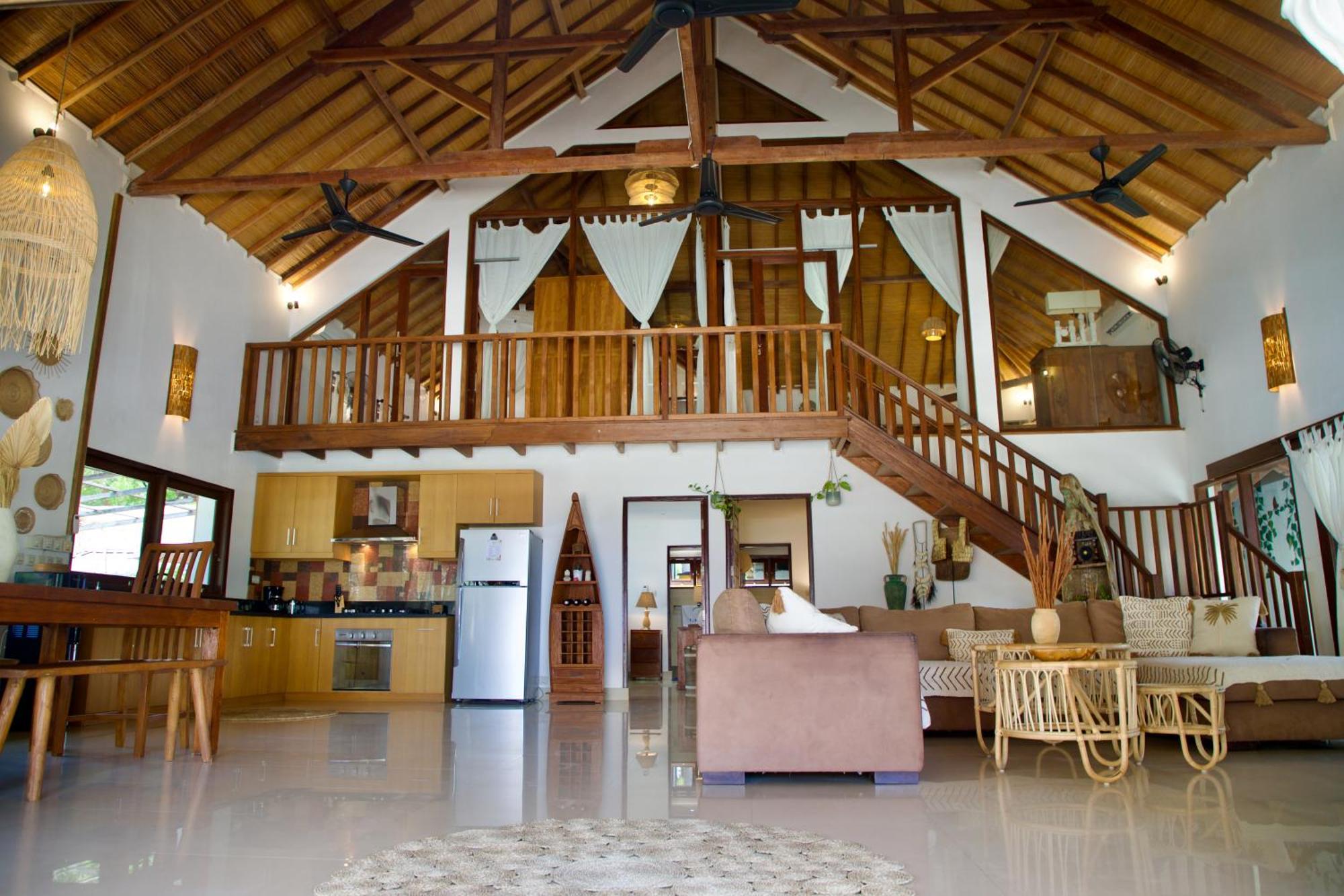 Villa Sunset Beach กีลีตราวางัน ภายนอก รูปภาพ