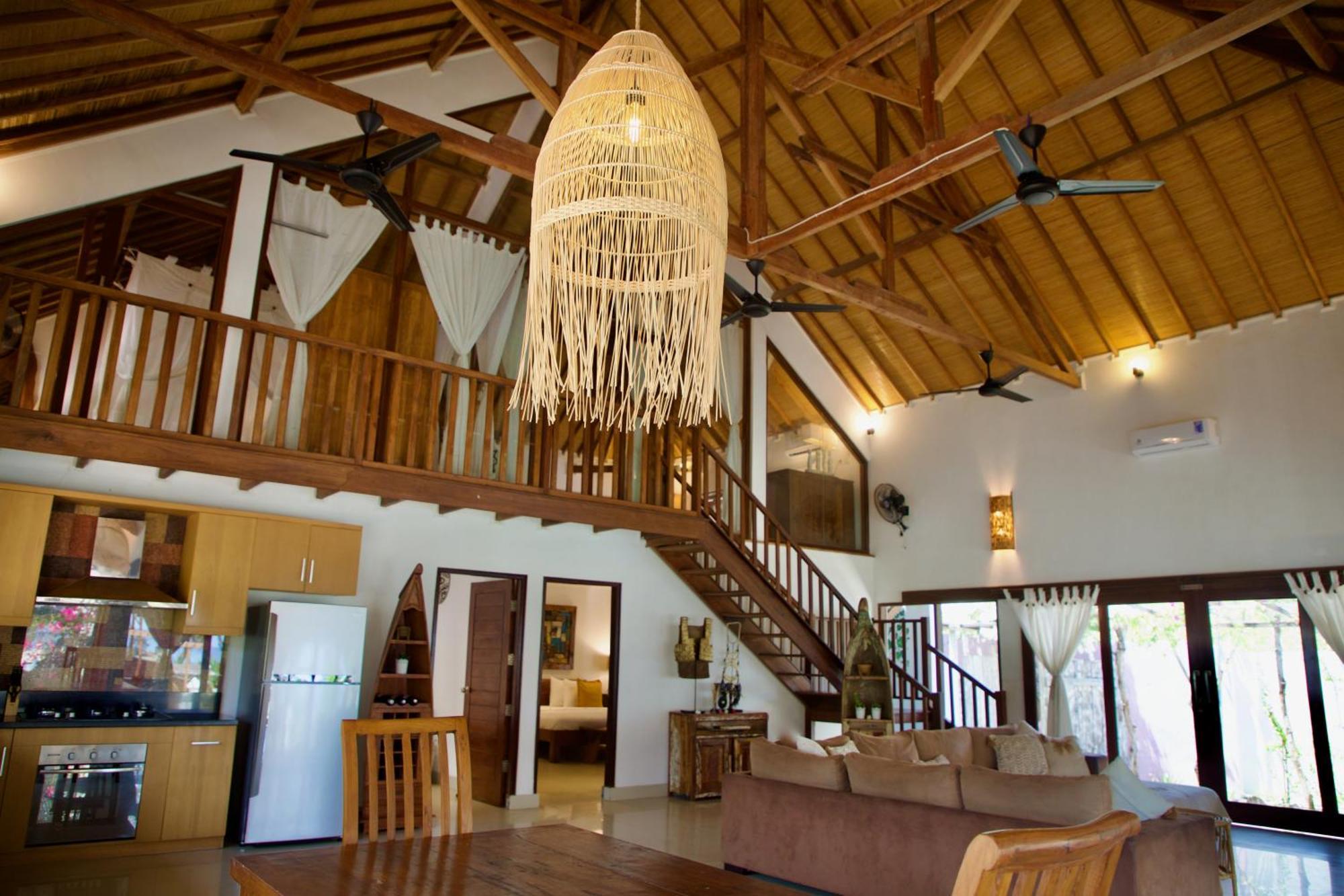 Villa Sunset Beach กีลีตราวางัน ภายนอก รูปภาพ